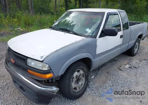 2001 Chevrolet S-10 z USA, uszkodzony, nr VIN 1GCDT19W318221570